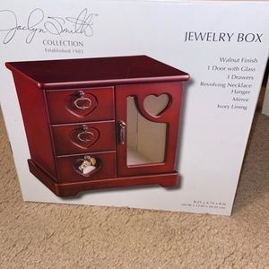 Jaclyn Smith Jewelry Box